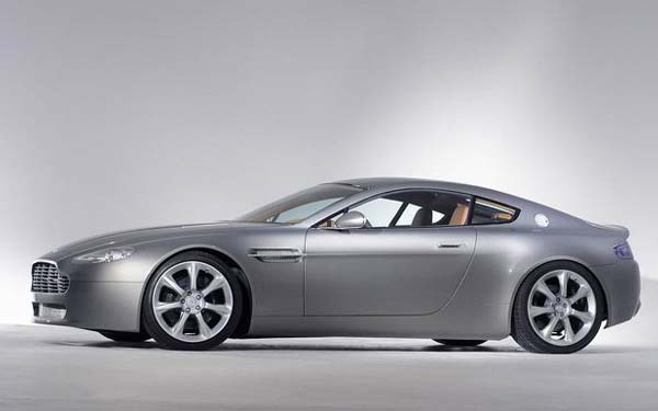  Aston Martin AMV8 Vantage Concept 