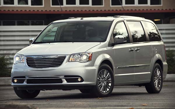 Chrysler Town & Country (2011-2016)  #1