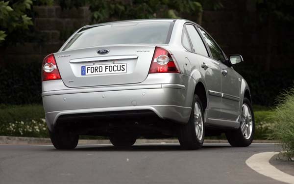  Ford Focus Sedan  (2004-2007)