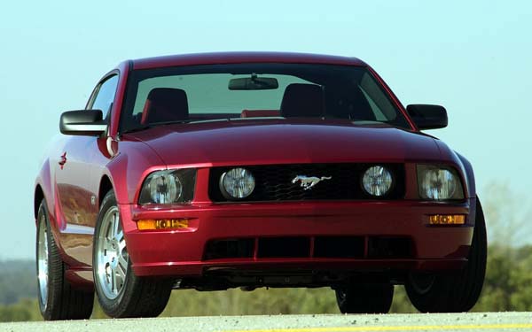 Ford Mustang  (2004-2010)