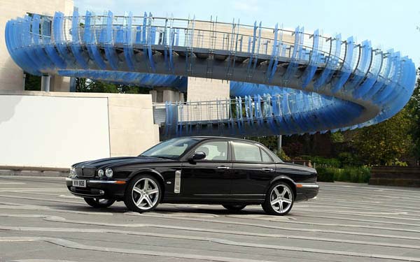Jaguar XJR (2003-2007)  #22
