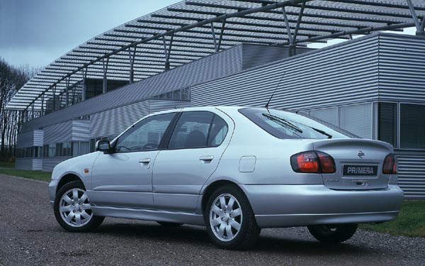 Nissan Primera Hatchback (1999-2001)  #32