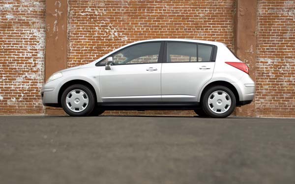  Nissan Tiida  (2007-2014)