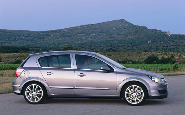  Opel Astra  (2004-2015)