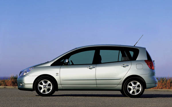  Toyota Corolla Verso  (2002-2004)