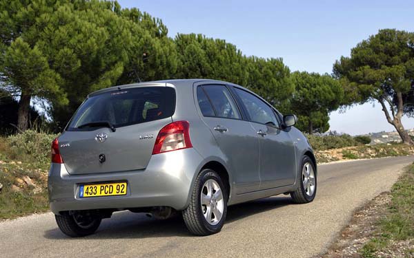 Toyota Yaris  (2005-2009)