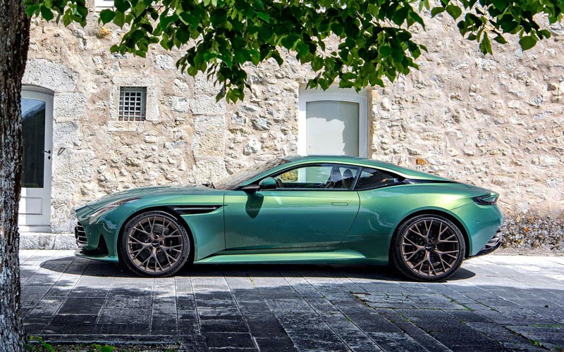  Aston Martin DB12 