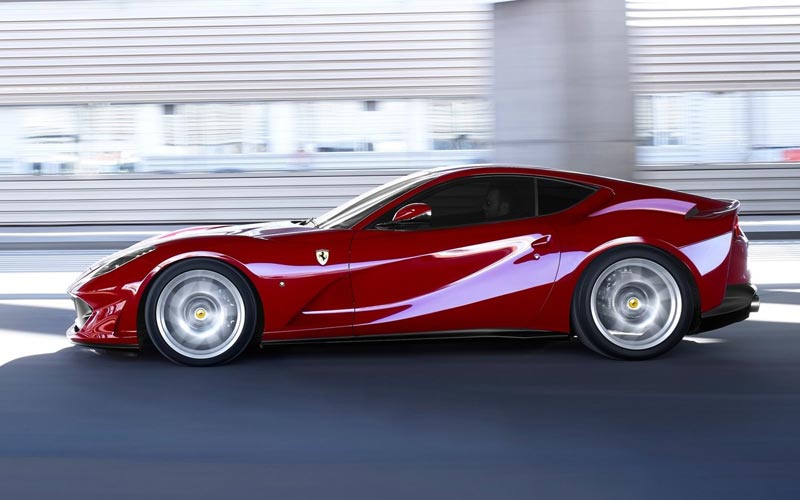  Ferrari 812 Superfast 