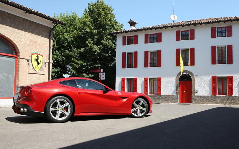  Ferrari F12berlinetta 