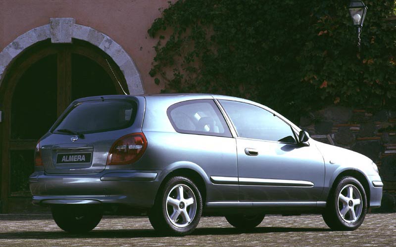  Nissan Almera 3-Door  (2000-2002)