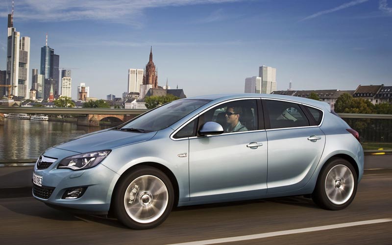  Opel Astra  (2010-2015)