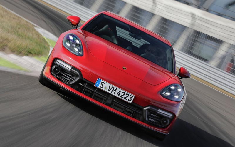  Porsche Panamera GTS Sport Turismo 