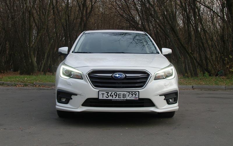  Subaru Legacy  (2017-2020)