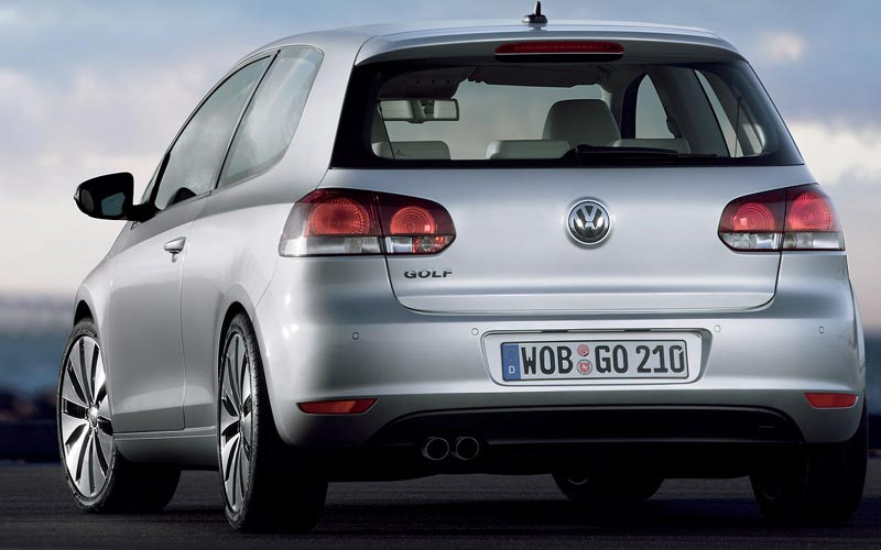  Volkswagen Golf 3-Door  (2008-2012)