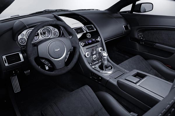   Aston Martin V12 Vantage