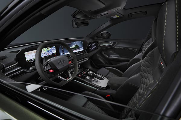 Интерьер салона Audi RS5 Avant