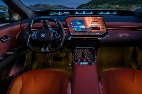 Интерьер салона BMW iX3