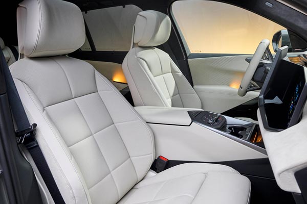 Интерьер салона BMW iX5