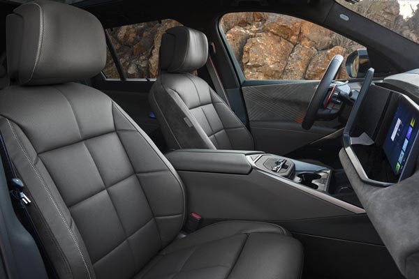 Интерьер салона BMW X5 M60e