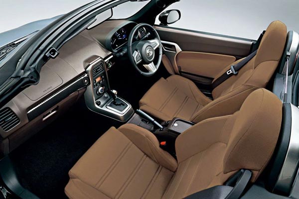 Интерьер салона Daihatsu Copen