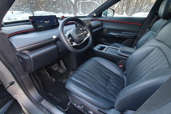 Интерьер салона Exeed Exlantix ET