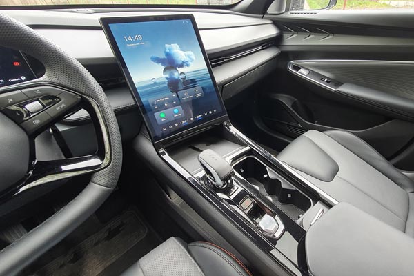 Интерьер салона Geely Cityray