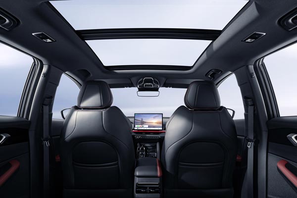 Интерьер салона Geely Coolray