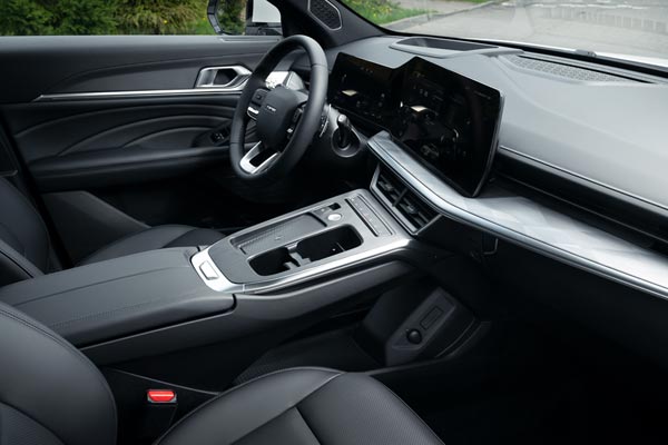 Интерьер салона Haval F7x