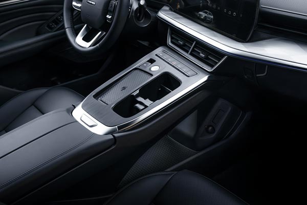 Интерьер салона Haval F7x