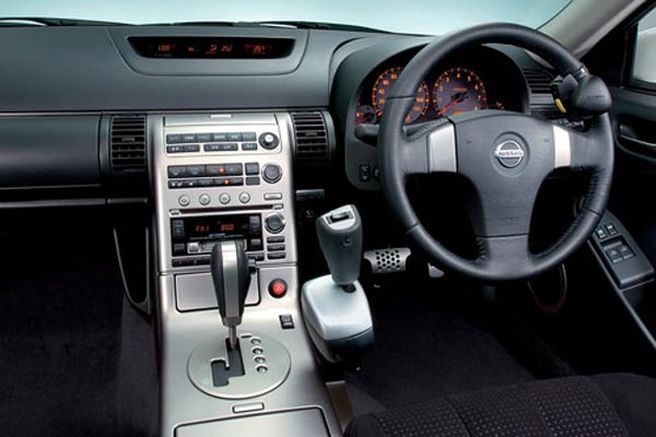   Nissan Skyline Coupe