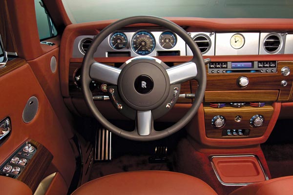   Rolls-Royce Phantom Coupe