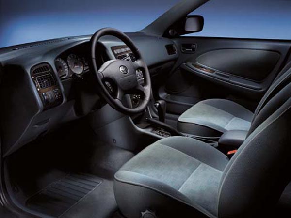   Toyota Avensis Liftback
