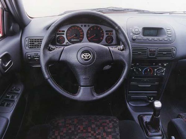   Toyota Corolla Liftback