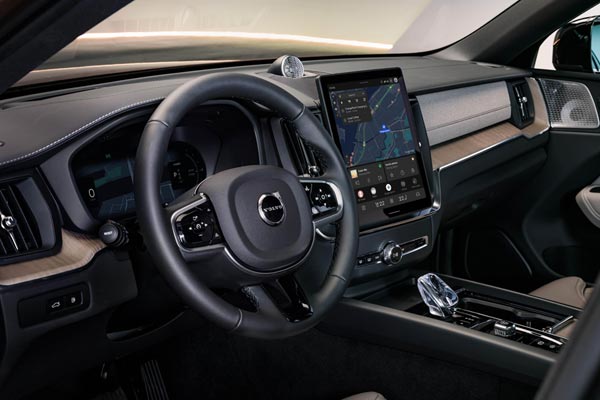 Интерьер салона Volvo XC60