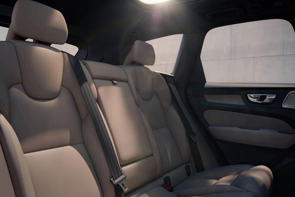 Интерьер салона Volvo XC60