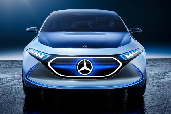 Mercedes Concept EQA     - 2