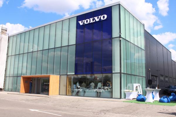 ͻ    Volvo - 1
