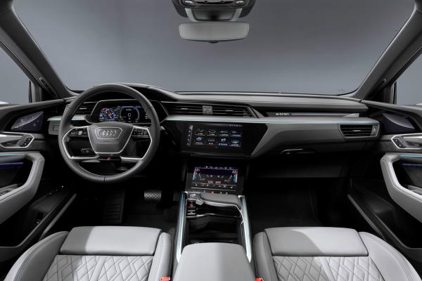 Audi e-tron   - - 1