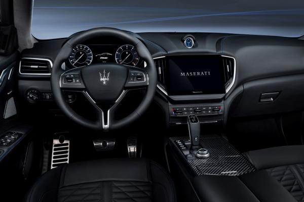 Maserati Ghibli    - 2