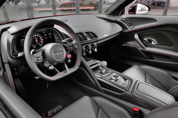 Audi   R8  - 1