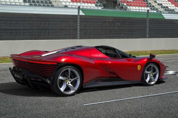Ferrari     Icona - 4