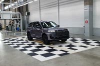 На специальной площадке происходит автоматическая калибровка камер кругового обзора