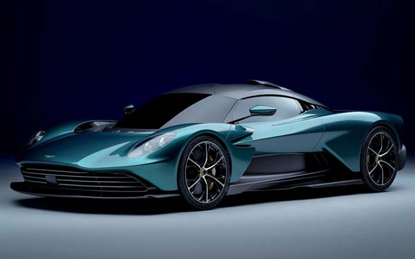 Aston Martin Valhalla 2022...