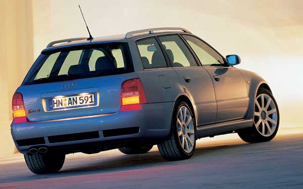  Audi RS4 Avant  (2000-2004)