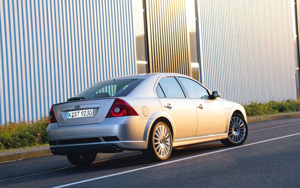 Ford Mondeo ST220 