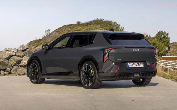 Kia EV4 GT 2026...