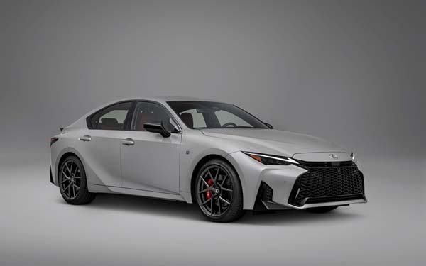 Lexus IS 2025...
