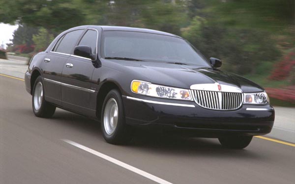 Lincoln Town Car (1997-2002)  #1