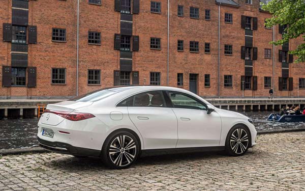 Mercedes CLA 2025...