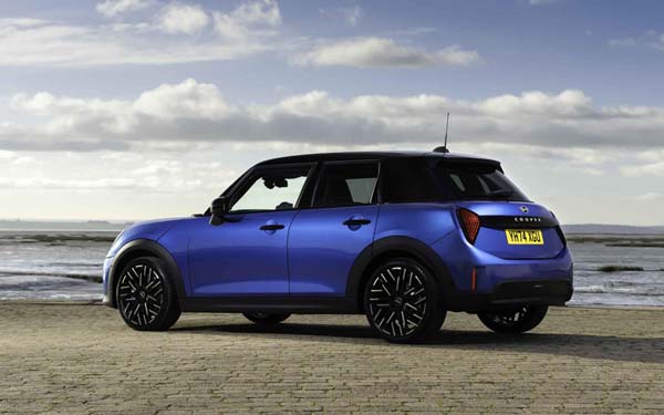 Mini Cooper 5-Door 2024...